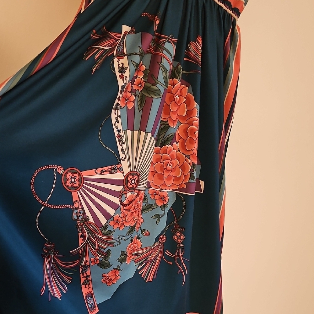 Emerald Green V-Front And Back Dress W/ Stripe And Fan Design, Micro Sleeves, L - Picture 2 of 3
